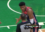 问鼎-包含关键时刻丹佛掘金调整名单以备国王杯，手感冰凉环节打磨，话题不断，轮换策略成焦点的词条